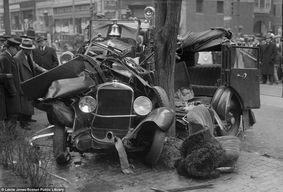 20140307_1920s 1930s car crash photos_001